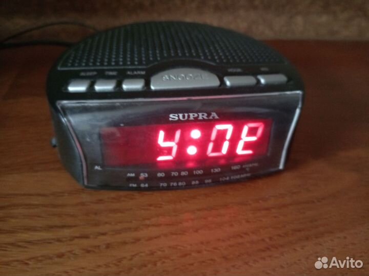 Часы-будильник с радио supra