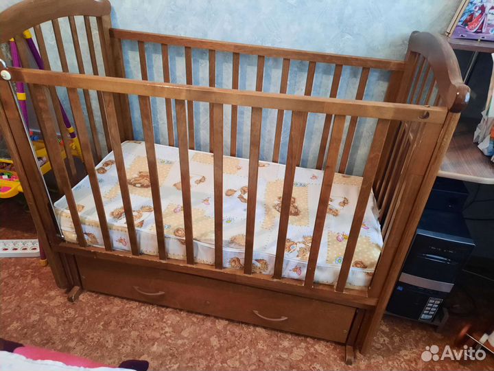 Детская кроватка