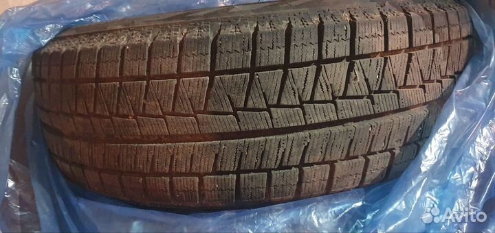 Bridgestone Blizzak Revo GZ 215/60 R17