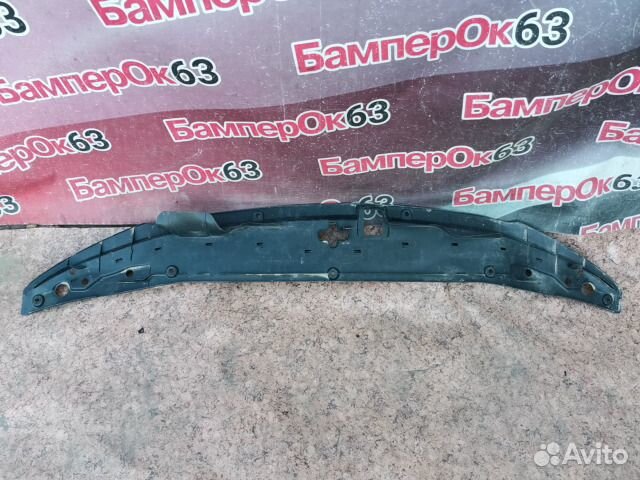 Накладка замка капота передний верхний Toyota Land