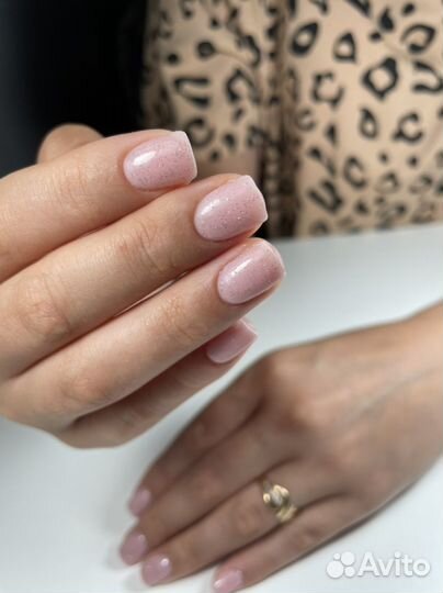 Начинающий мастер маникюра