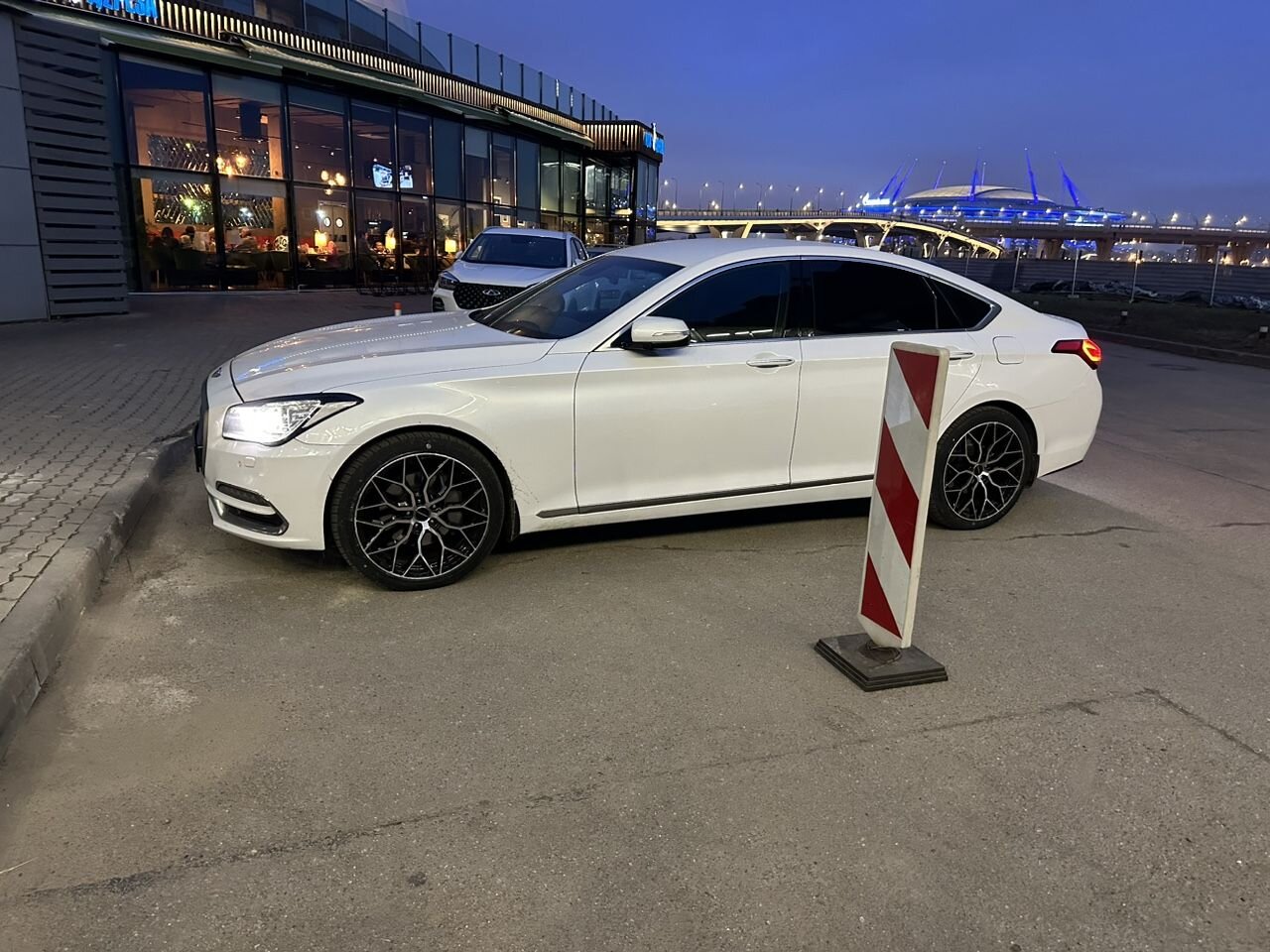 Genesis G80: фото из отзыва