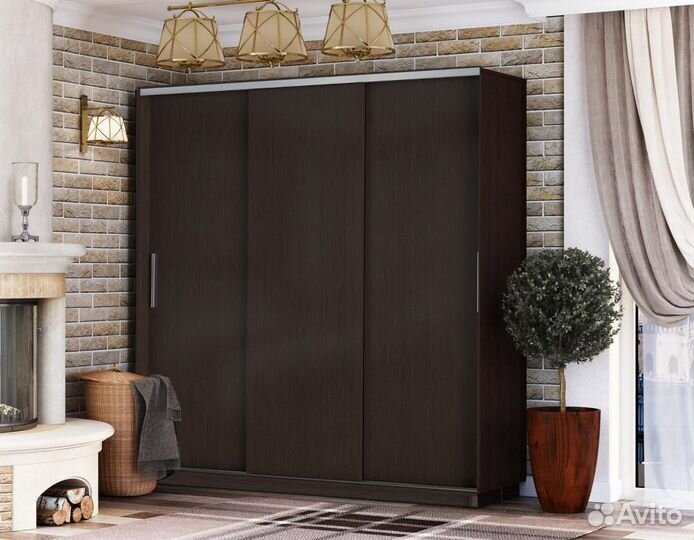 Шкаф купе трехдверный