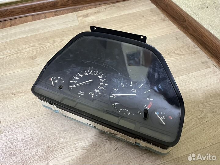 High приборка синезадая BMW 5 E34