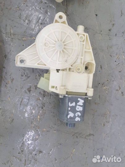 Моторчик стеклоподъемника Mercedes E-Class W212