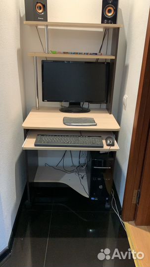 Компьютер со столом