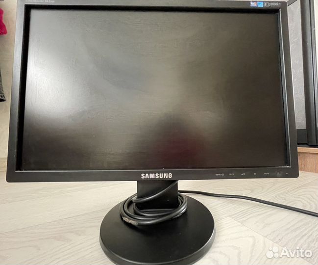 Монитор Samsung SyncMaster 943NW