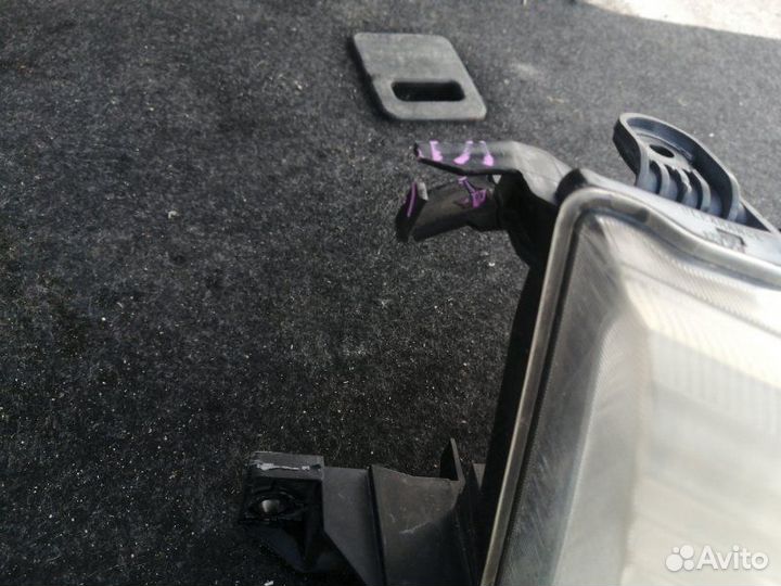 Фара правая Nissan Sunny FB15