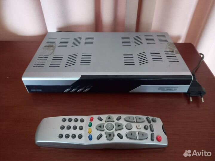 Ресивер Триколор DRE 5000