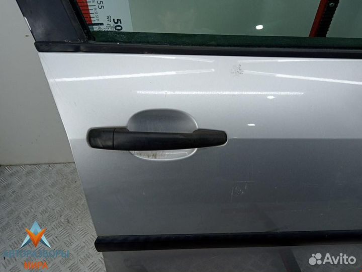 Стекло двери передней правой Peugeot 407 2004