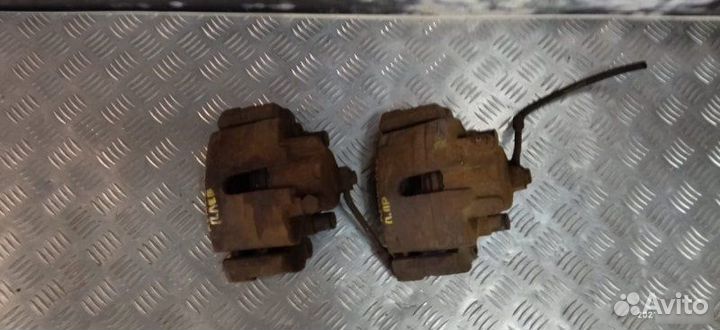 Тормозные суппорта переднее Chrysler Sebring 2.7