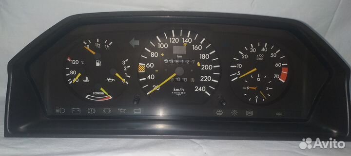 Приборная панель Мерседес W124 c ASD 240км/ч