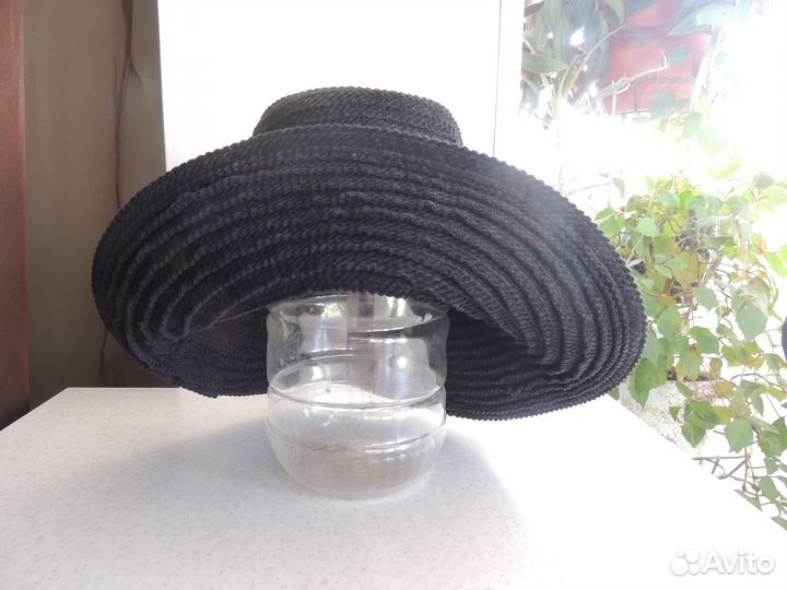 Шляпа черная вязаная осенняя