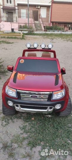 Детская машина на аккумуляторе с пультом