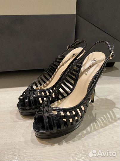 Босоножки женские