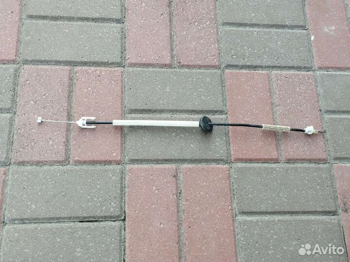 Тросик открывания задний Volkswagen touareg gp