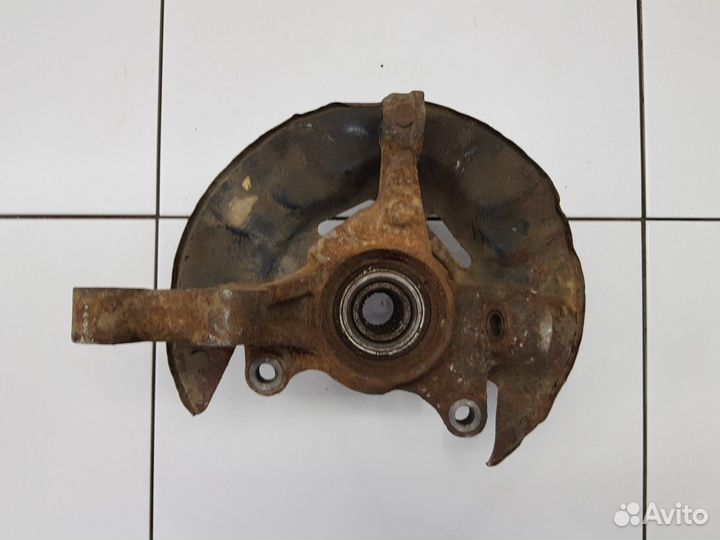 Кулак поворотный передний правый (Pontiac Vibe)