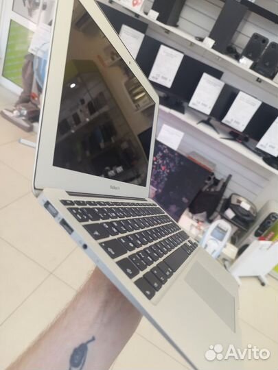 Apple MacBook Air (11-inch, Mid 2011) (В9)