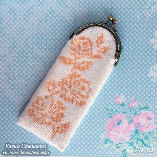 Очечник из бисера 