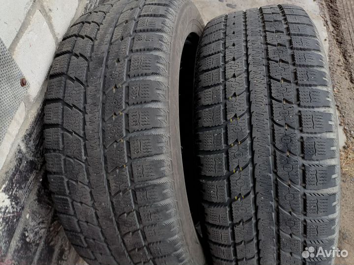 Toyo Observe G3-Ice 215/55 R17