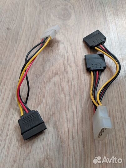 Переходник питания Molex - SATA