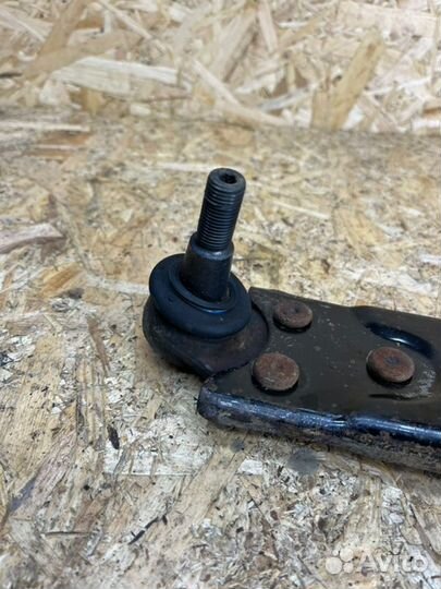 Рычаг передний левый Ford Focus 2 2010