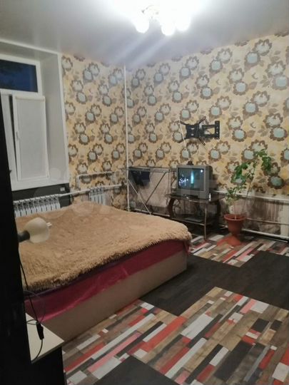 Комната 30 м² в 4-к., 2/4 эт.