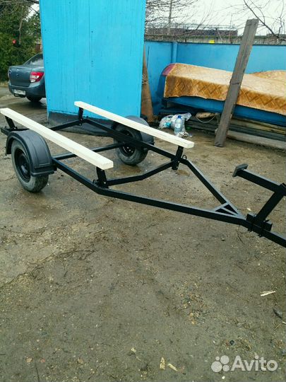 Легковой прицеп для гидроциклов и лодок пвх