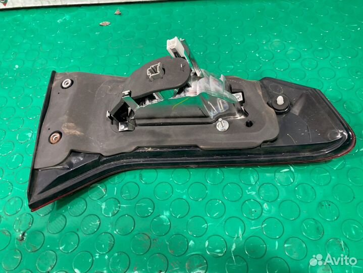 Фонарь крышки багажника правый Acura Mdx YD3 J35Y4