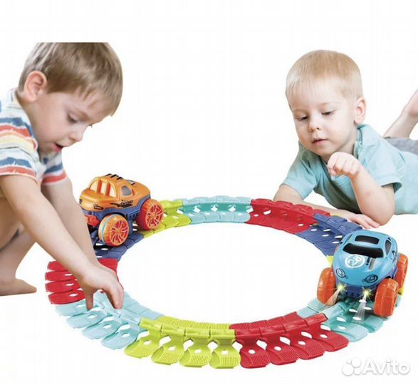 Детская машинка на батарейках