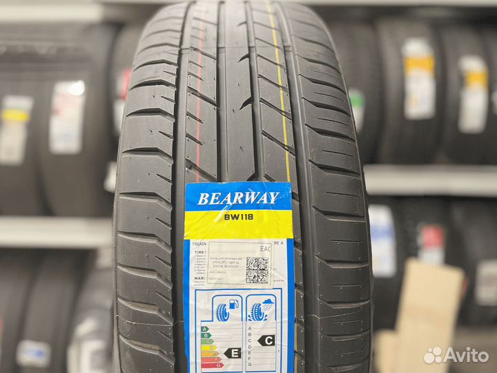 Bearway BW118 235/40 R19 89T