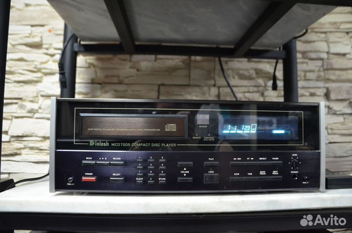 CD-проигрыватель McIntosh MCD7005 пульт