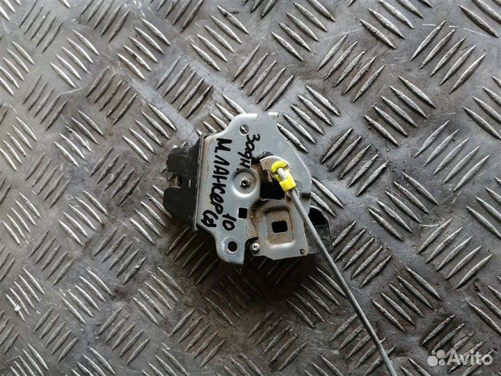 Замок багажника задний Mitsubishi Lancer 10 CY2A