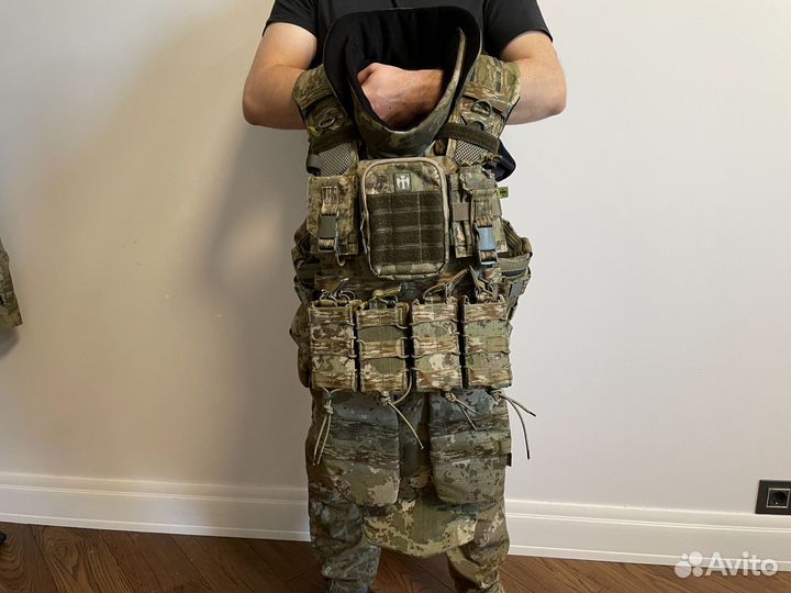 Плитник с модулями и подсумками