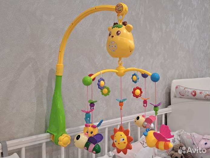 Детский мобиль в кроватку электрический