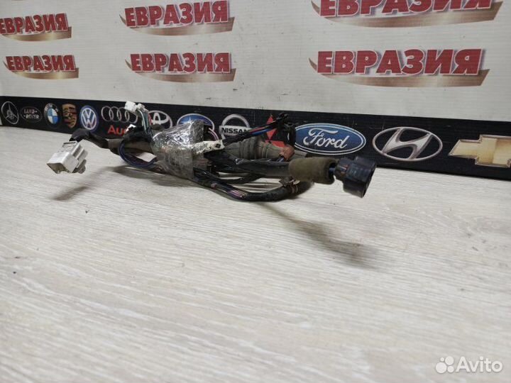 Проводка двери передняя левая Toyota Carina T210