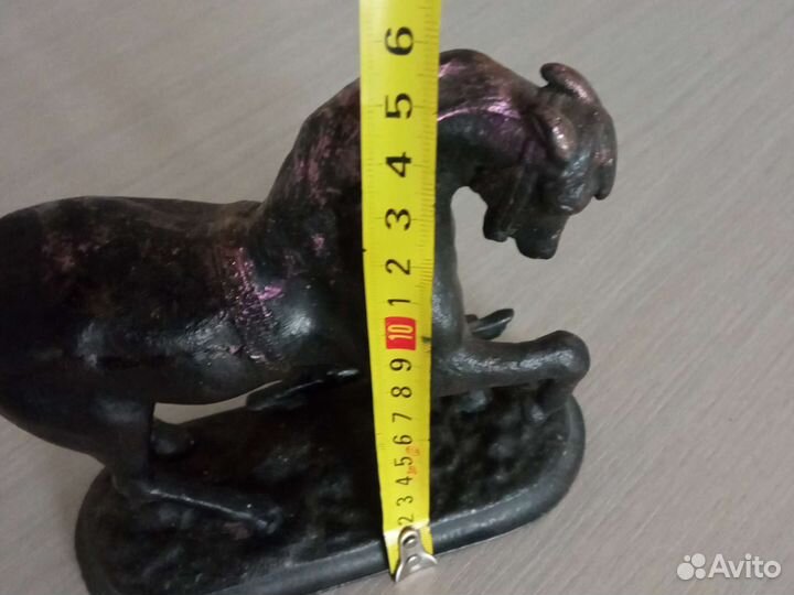 Конь чугунный куса