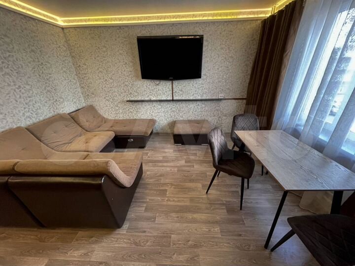 2-к. квартира, 50 м², 3/17 эт.