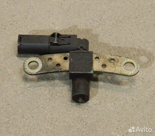 Датчик коленвала Renault Logan 1