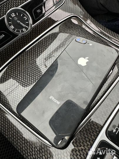 iPhone 8 Plus, 64 ГБ
