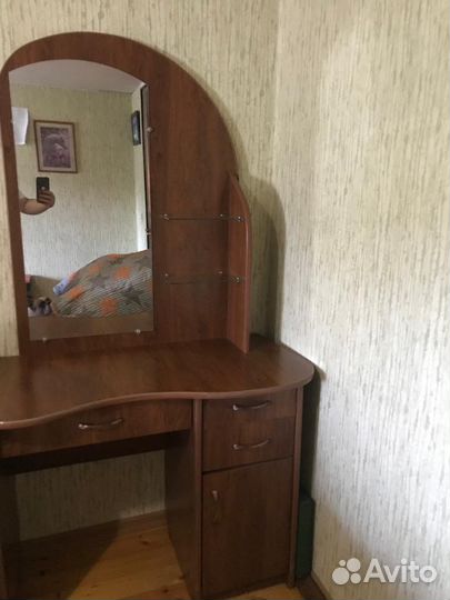 Туалетный столик с зеркалом бу