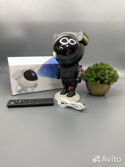 Проектор-ночник звездное небо Космонавт