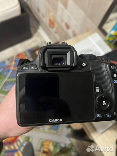 Зеркальный фотоаппарат canon