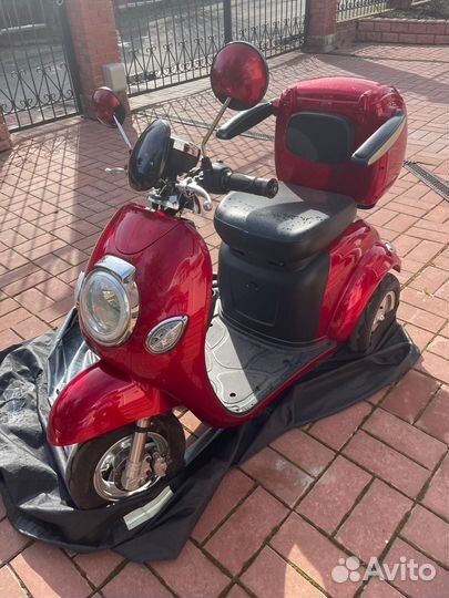 Продам трехколесный скутер мт 95