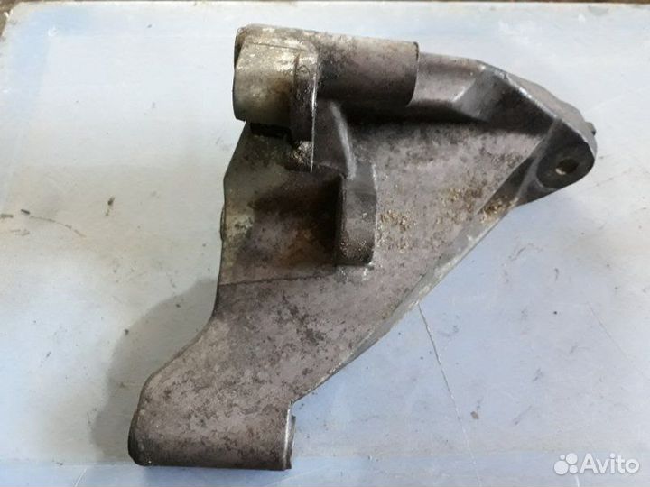 Кронштейн двигателя Volkswagen Crafter 2E BJK 2008