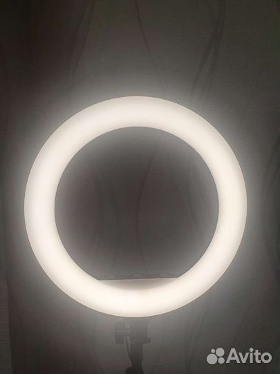 Кольцевая лампа со штативом