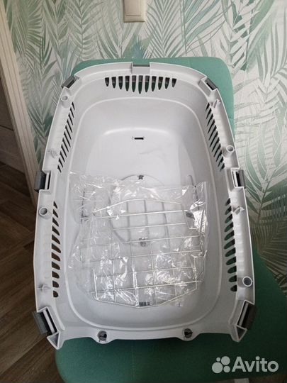 Переноска для кошек пластиковая
