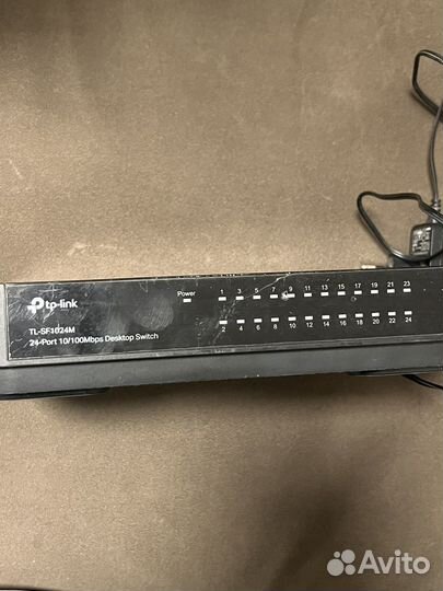 Настольный коммутатор с 24 портами
