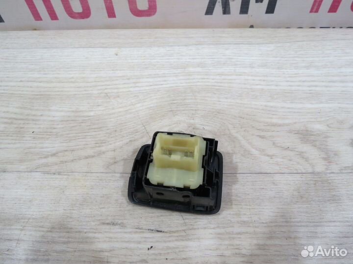 Блок стеклоподъемников Renault Sandero 2