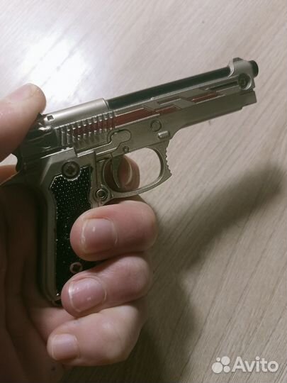 Пистолет железный